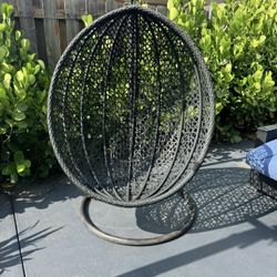 Outdoor Swigging Chair 