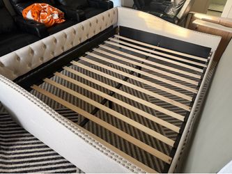 Full size day bed