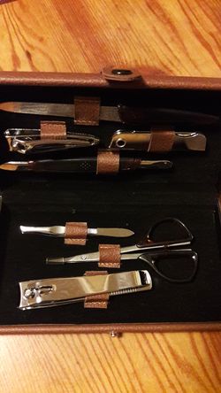 NEW Menu Manicure Set with case.