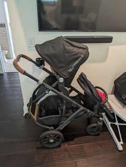 UPPABaby Vista Set Includes Infant Car Seat