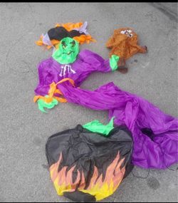 New Halloween blow up witch decoration