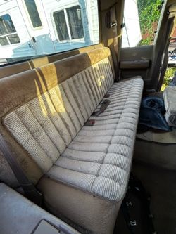 Rear seat / tan / Chevy / GMC/ 88-94