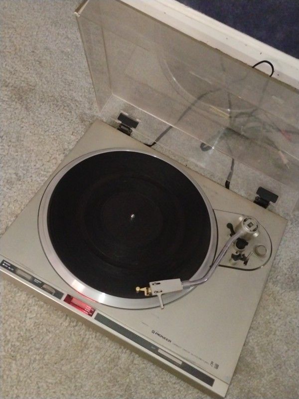 Pioneer PL 200 Turntable