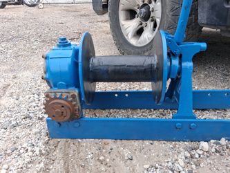 Brayden Worm Gear Winch. With New Cable