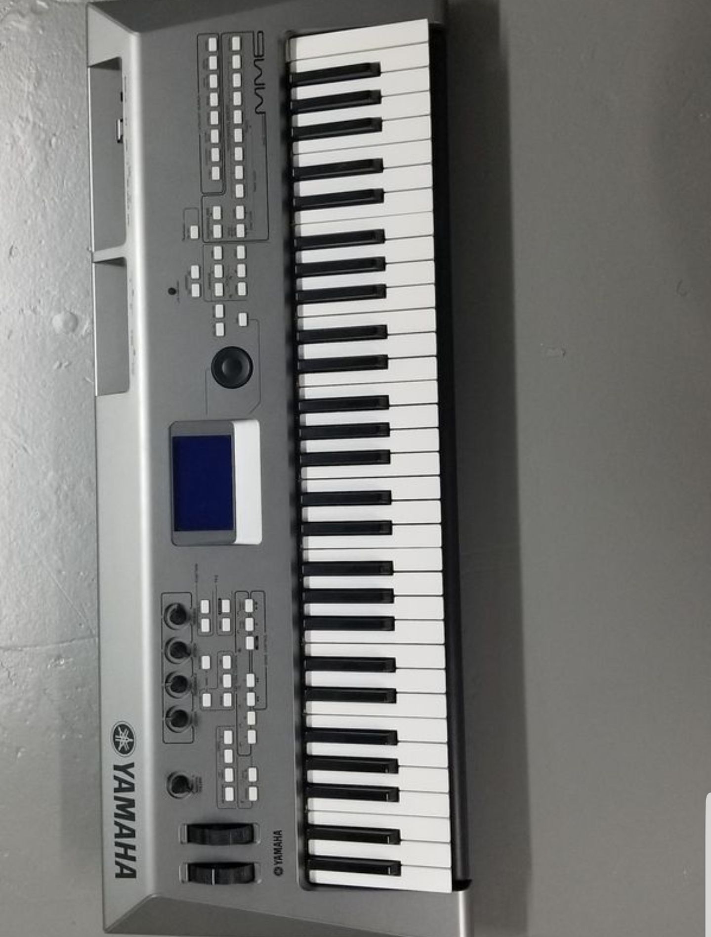 Yamaha MM6 61 Key Synthesizer/Midi Controller