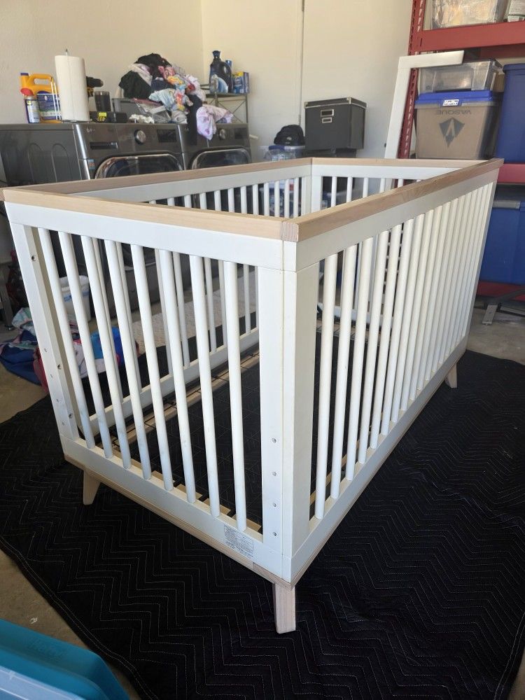 Babyletto Scoot in Convertible Crib with Toddler Bed
