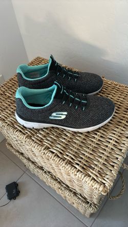 Women’s Skechers Memory Foam Shoe Size 9