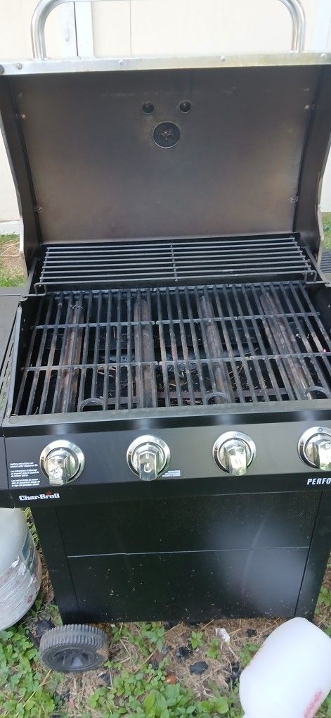 Charbroil Gas Grill