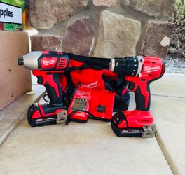 Milwaukee M18 18V Drill/Impact Combo Kit (2-Tool) 2-2.0 Batteries, Charger & Bag