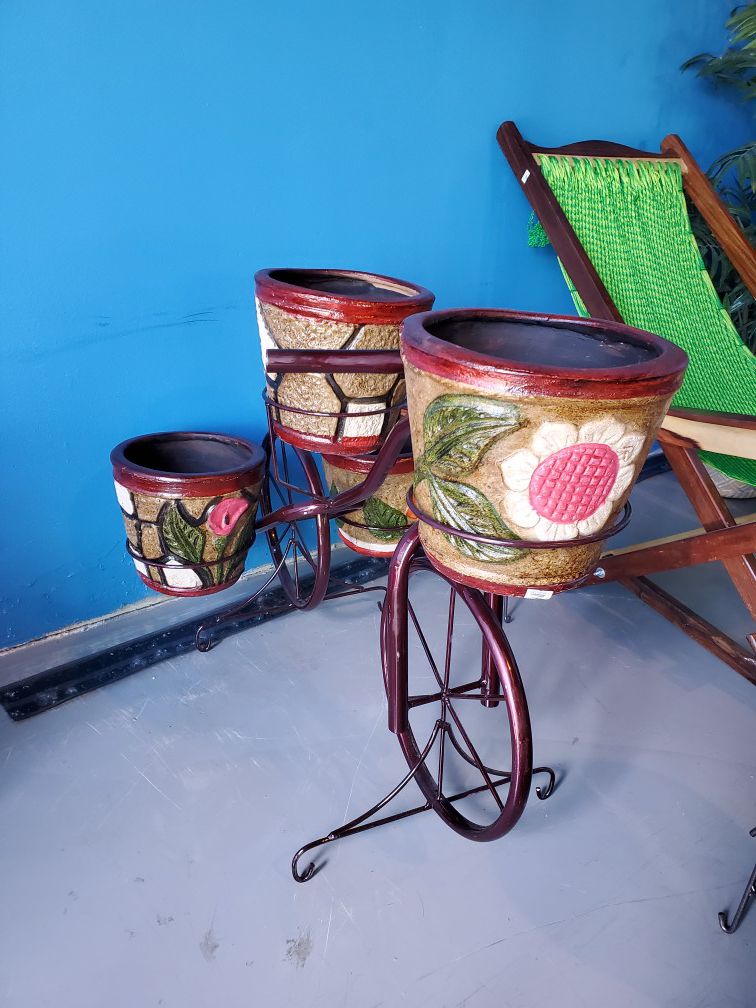 Mexico imports flower pots, home decorations