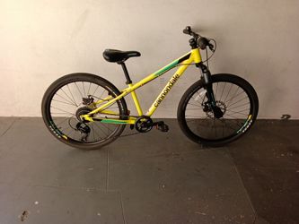 BICYCLE CANNONDALE 8 SPEED SIZE 24 BRAND NEW