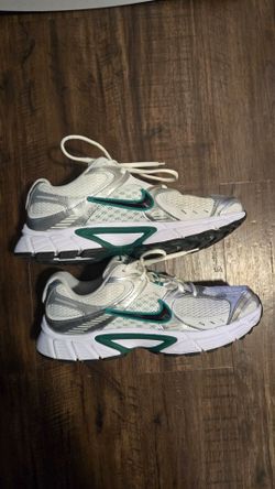 Nike Initiator