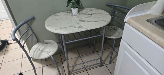 Compact 3 Piece Dining Set