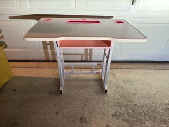 Kids desk