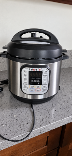 Instant Pot Duo60v5 6-Quart Electric Pressure Cooker