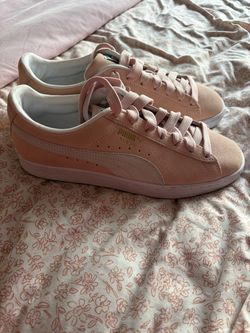 Light Pink Women’s Puma Sneakers