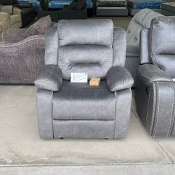 New recliners ready to deliver four different colors free deliver