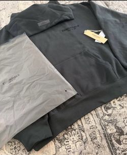 Essentials hoodie Size M can fit L brand new