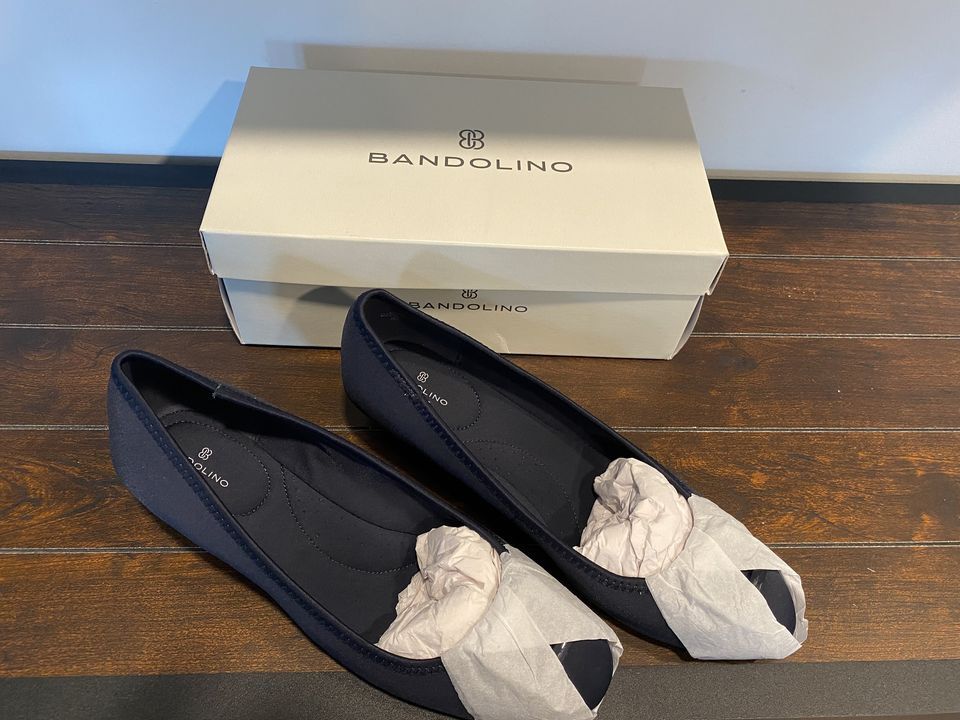 Bandolino Tad Wedge Pumps, Navy - Size 9.5
