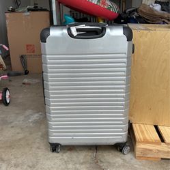 Swiss gear oversized suitcase