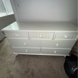 Dresser N 2 Nightstands