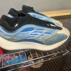 Yeezy Sneakers 