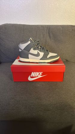 Nike Dunk Hi Retro SE Vintage Size 11