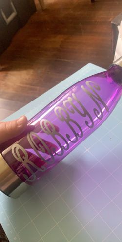 Personalized bottles and cups