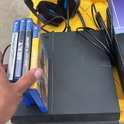 PS4 / 4 games / HEADSET