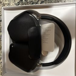AirPod Max Headphones Brand new Never Been Used 