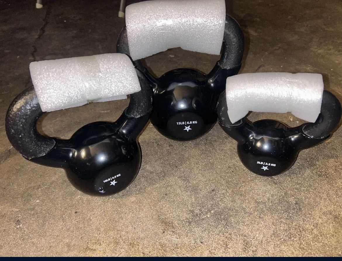 Brand New 5, 10, And 15lbs Kettlebell Set
