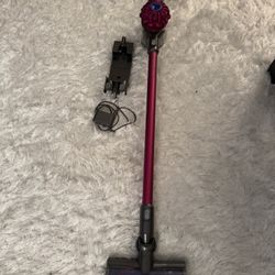 DYSON  V6 Motorhead Fuschia Stick Cordless Vacuum Cleaner