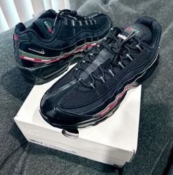 Air Max 95 Undefeated ( Size 10 )