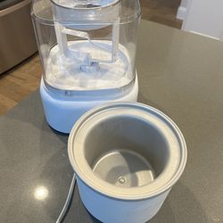 Ice cream maker