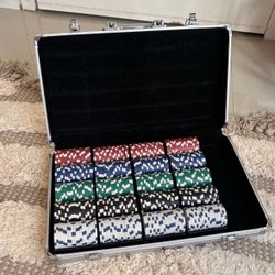 400-Piece Casino-Quality Poker Chip Set W/Aluminum Case Nearly Brand New