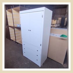 Dresser / Wardrobe