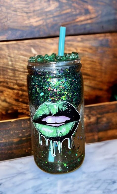 Tumbler…. Lips And Bat Halloween Design.