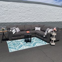 Gorgeous Gray Sectional Couch (delivery available)