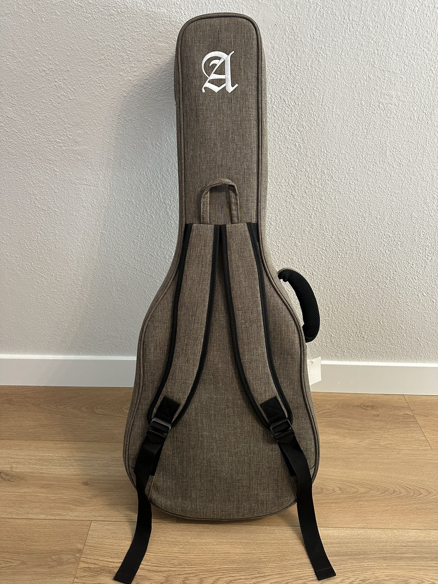 Acoustic Guitar Case (New) W/ Thick Padding