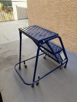 industrial 3-step rolling step stool