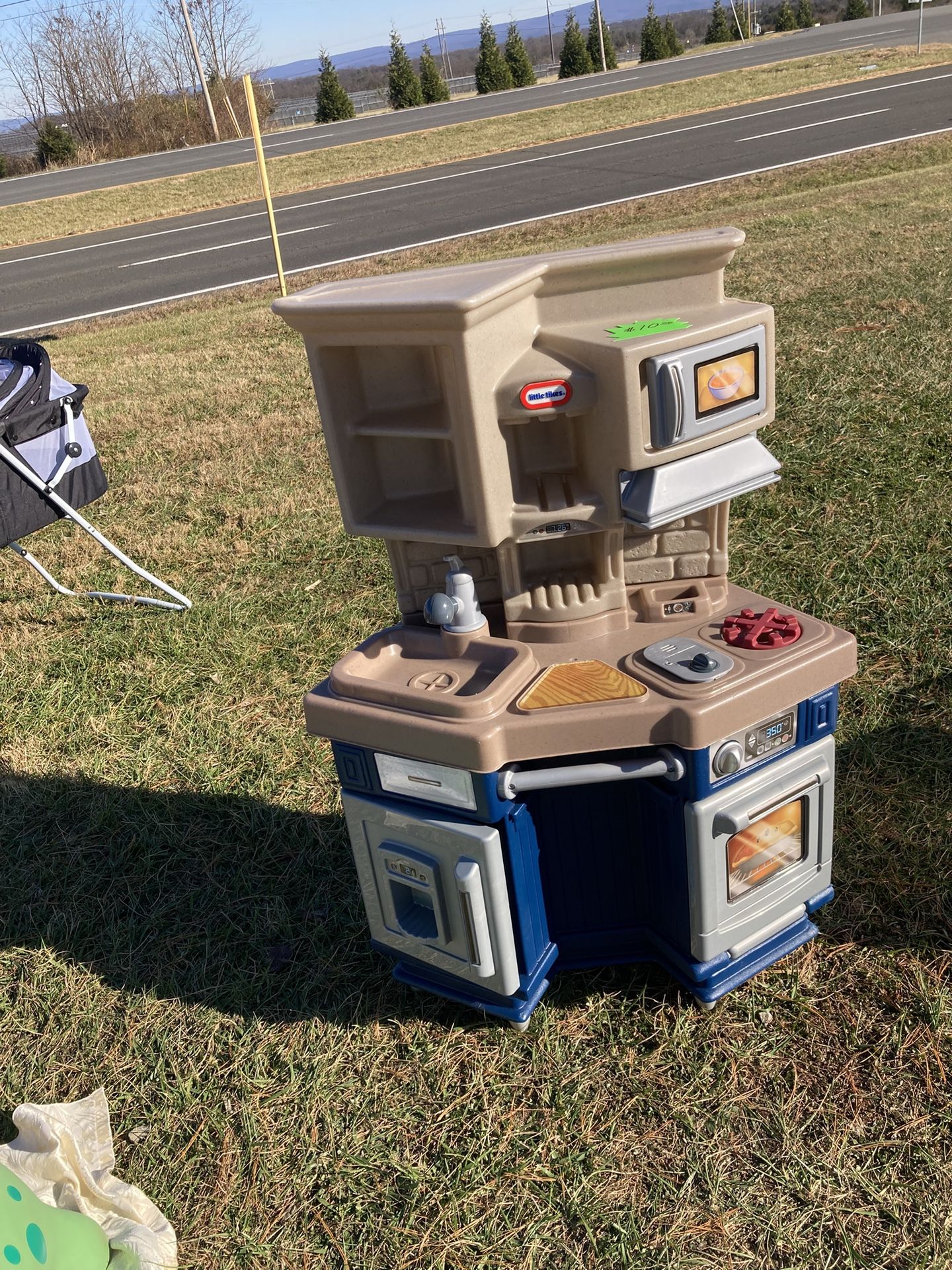 Little tykes kitchen