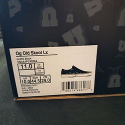 UNDEFEATED VANS SUPREME 