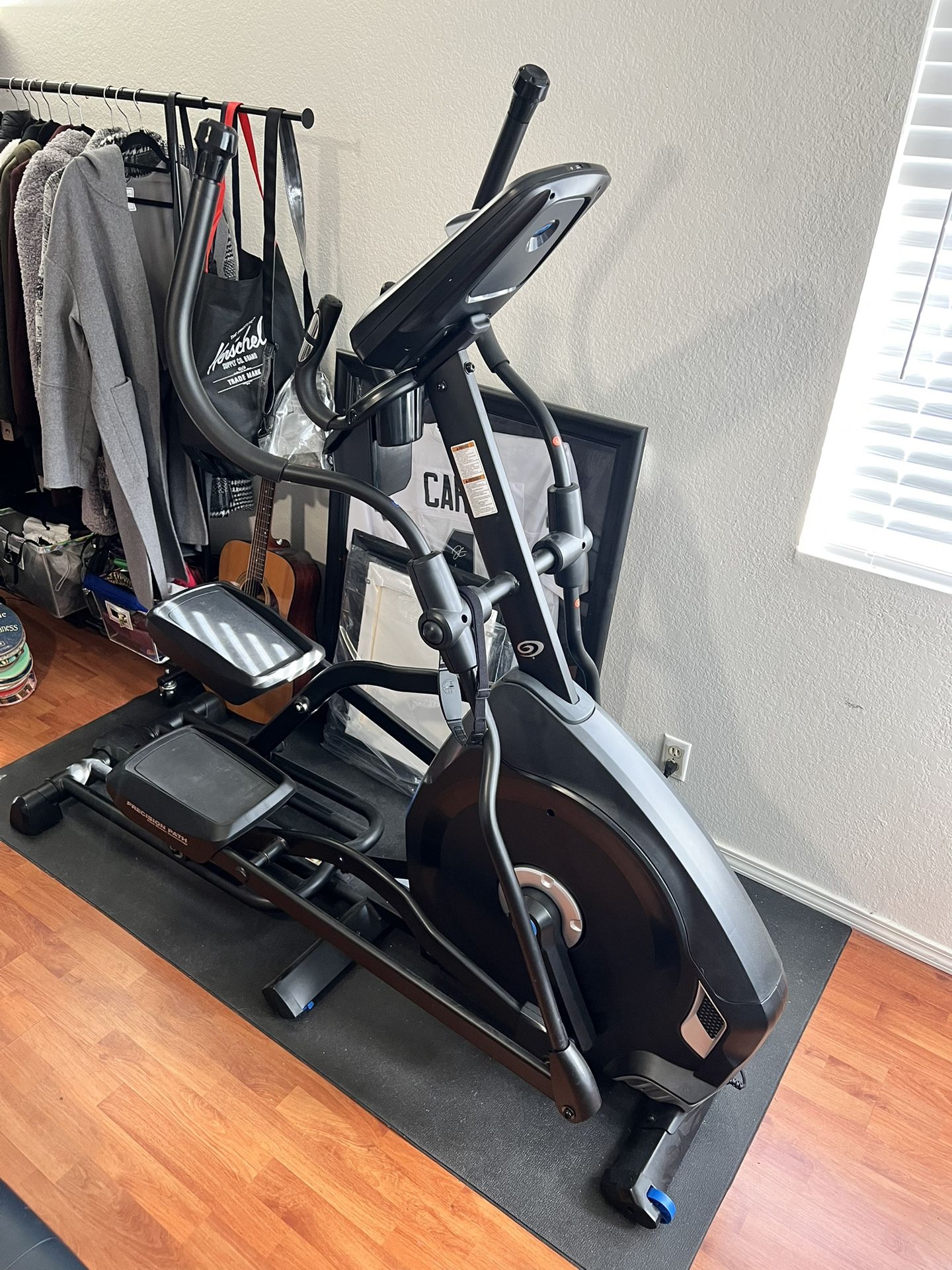 NAUTILUS E616 Elliptical Machine
