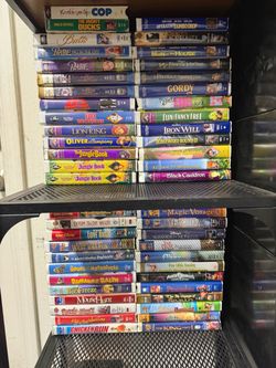 Large Lot of VHS Tapes Kids & Family Movies