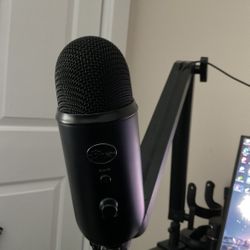 blue yeti mic for gaming and streaming WITH BOOM ARM