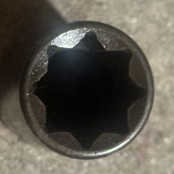 Snap On - 1/2" Drive 8-Point SAE 5/8"