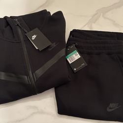Nike tech