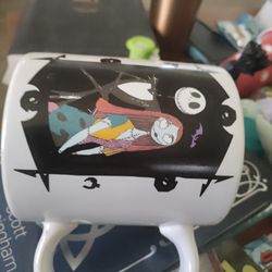 DISNEY - COFFEE MUG.  ( 21OZ).       PICK ⛏️ UP ONLY