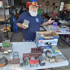 Model train stuff FREE for next 15 min