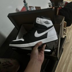 Jordan 1 high black and white 